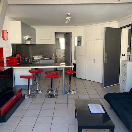 Appartement T3 Tout Confort En Duplex A 20Mn A Pied Du Centre-Ville Avec Tv Et Wifi لا روشيل المظهر الخارجي الصورة