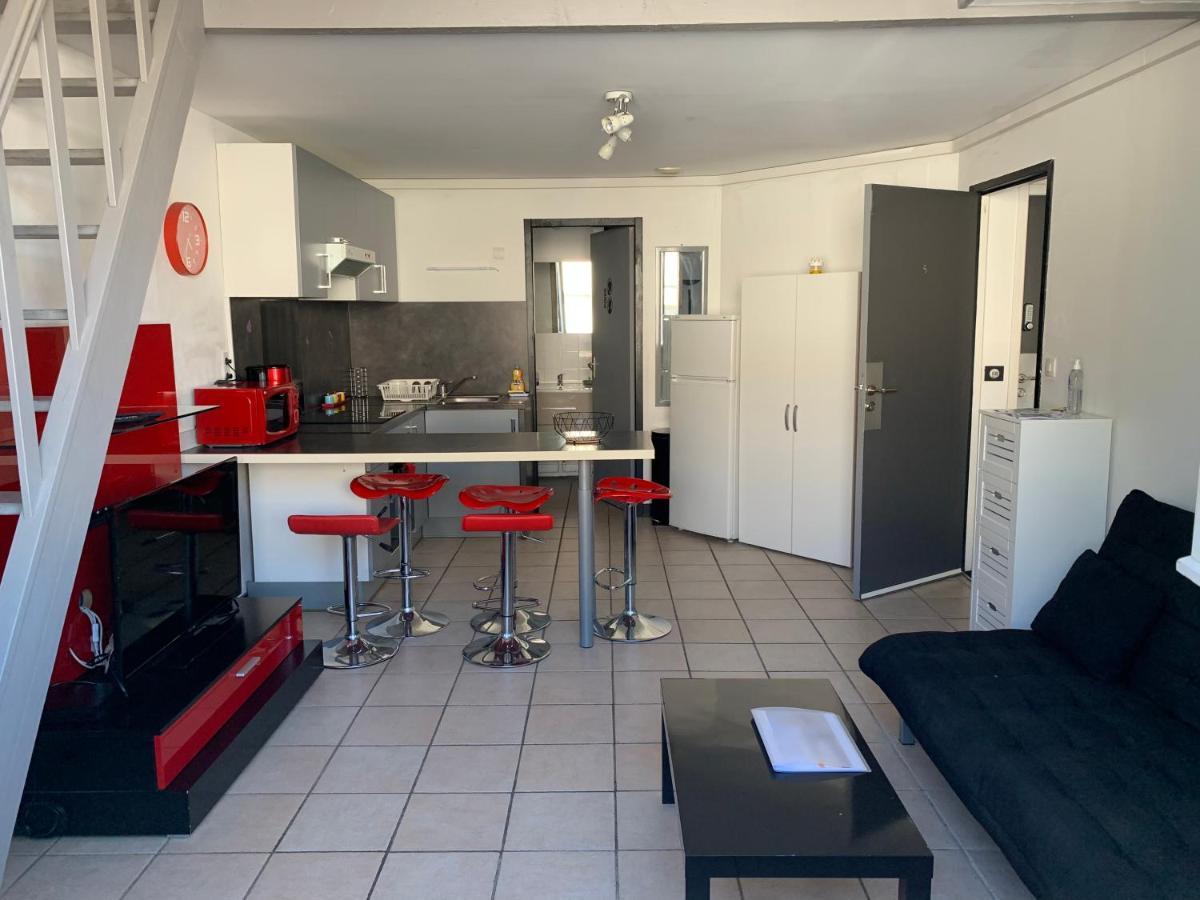 Appartement T3 Tout Confort En Duplex A 20Mn A Pied Du Centre-Ville Avec Tv Et Wifi لا روشيل المظهر الخارجي الصورة